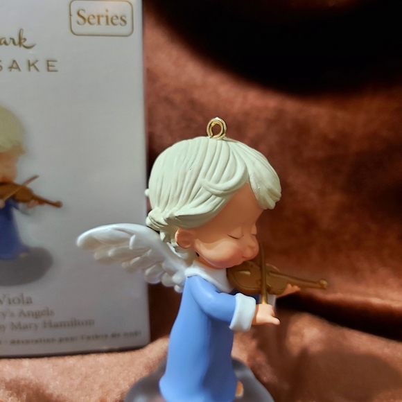 Hallmark Collectable ornament Viola - Picture 5 of 6